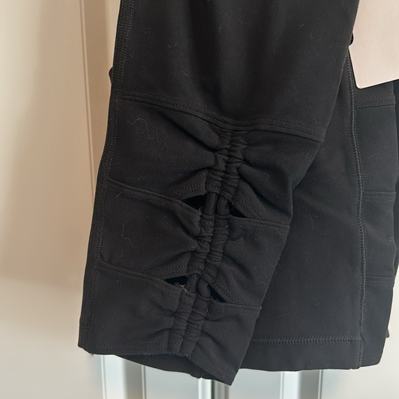 Chit Chat Cinch Capri - Picture 3 of 3